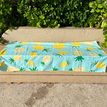 Load image into Gallery viewer, Kuleaina Aloha Pineapple Sand Free Towel